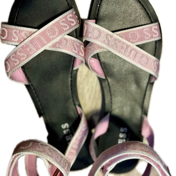 Guess flat sandals. Size 6 1/2 - Picture 5 of 5